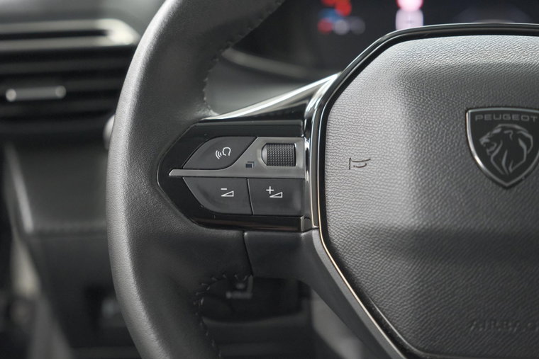 Vehicle Image 28