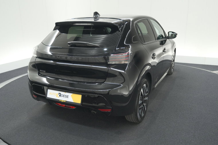 Vehicle Image 52
