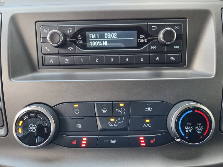Vehicle Image 17