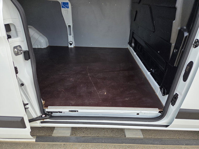 Vehicle Image 32