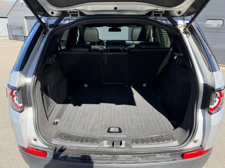 Vehicle Image 25