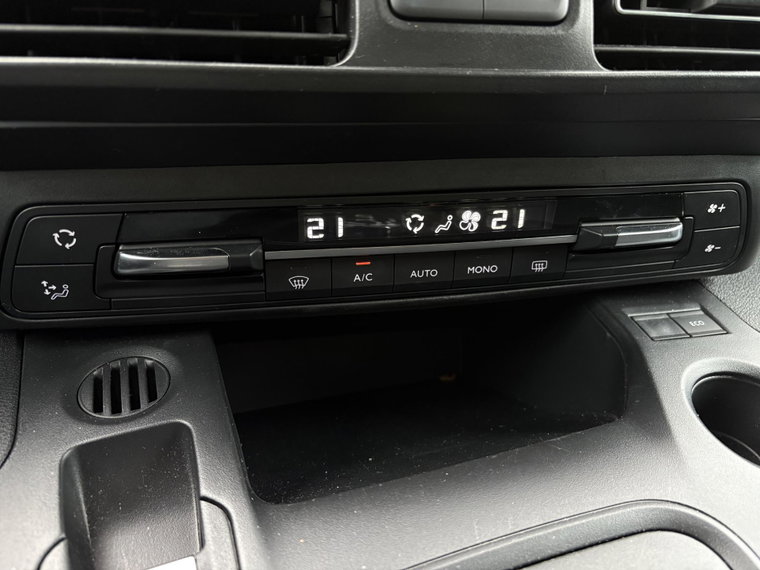 Vehicle Image 34