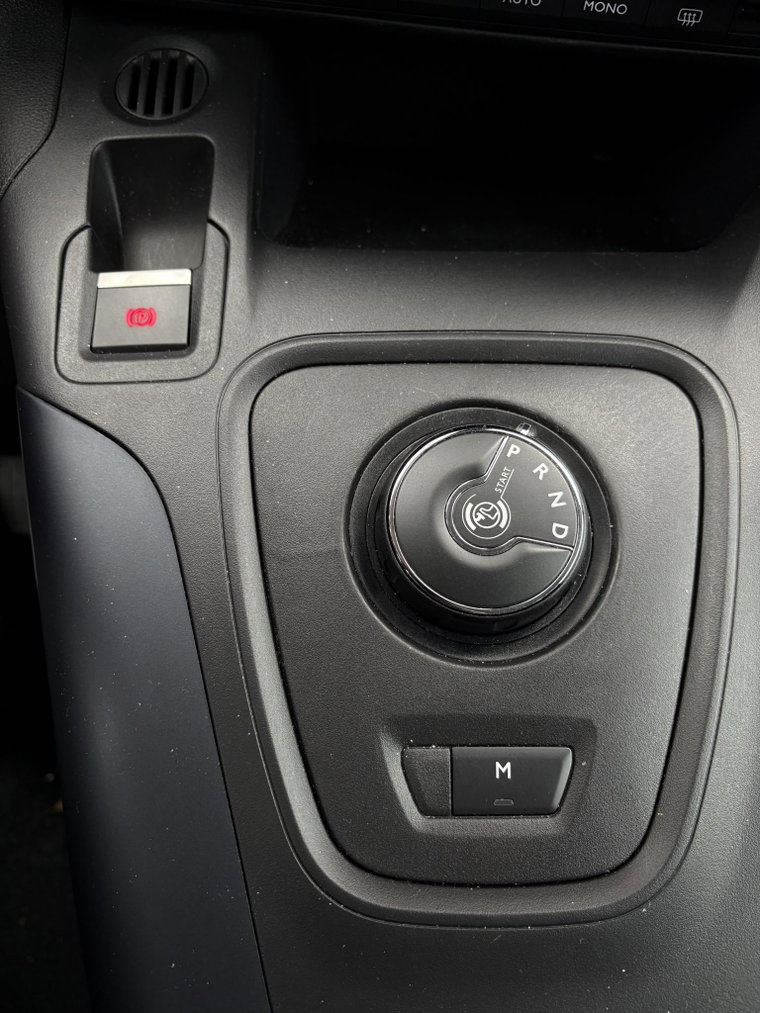 Vehicle Image 35