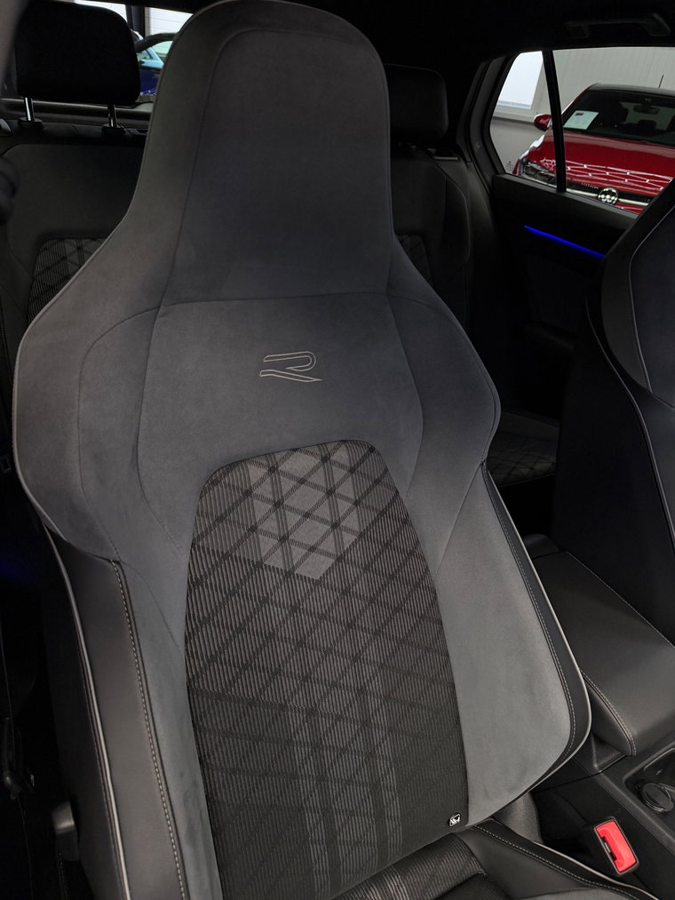 Vehicle Image 36