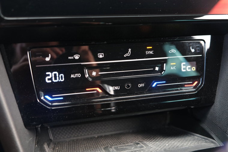 Vehicle Image 28