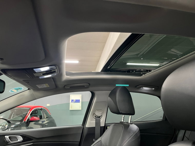 Vehicle Image 38