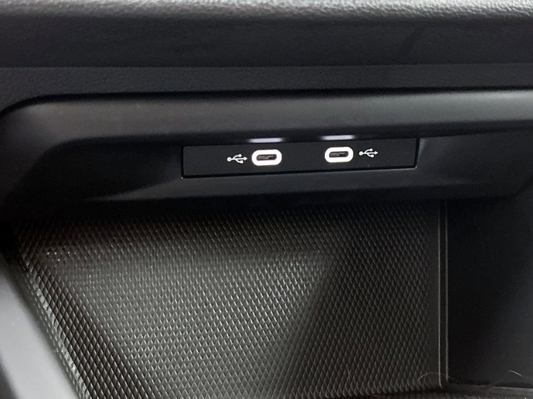 Vehicle Image 28