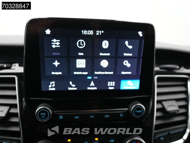 Vehicle Image 21
