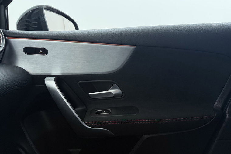 Vehicle Image 34