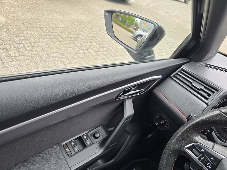Vehicle Image 26