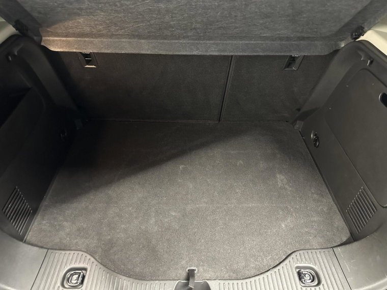 Vehicle Image 39