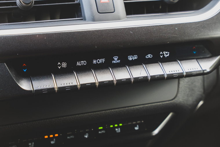 Vehicle Image 26