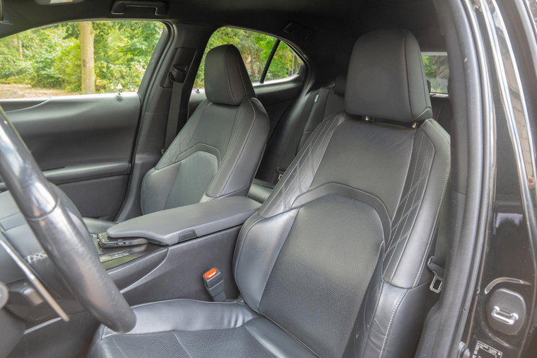 Vehicle Image 6