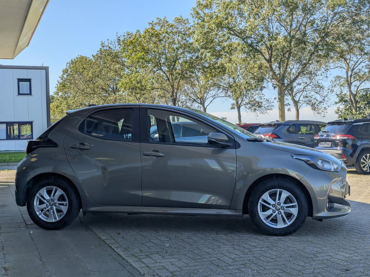 Vehicle Image 4