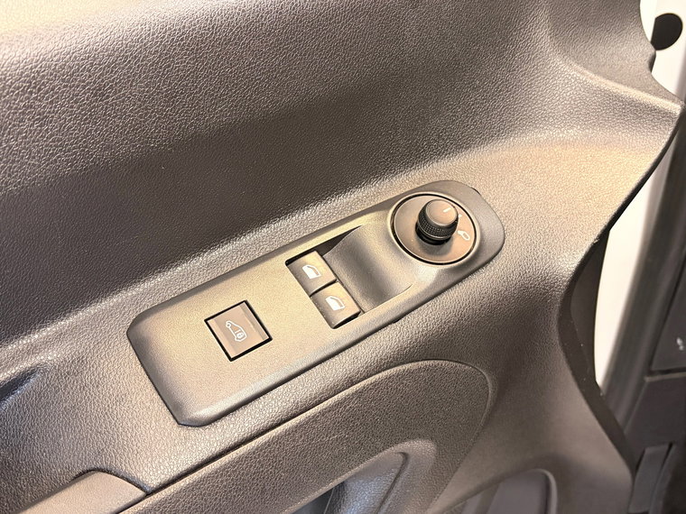 Vehicle Image 42