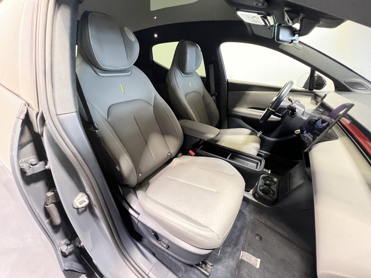 Vehicle Image 33