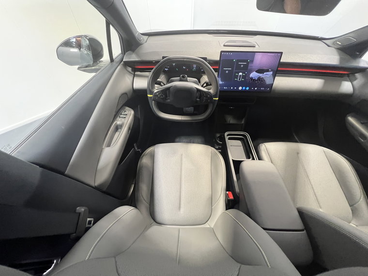 Vehicle Image 35