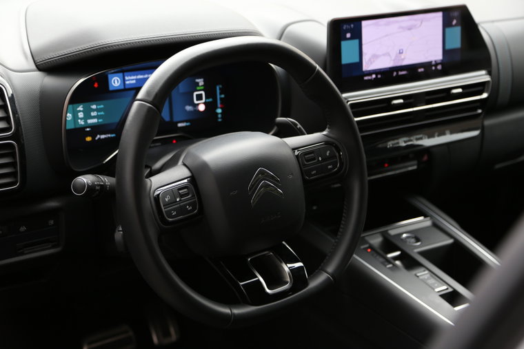 Vehicle Image 9