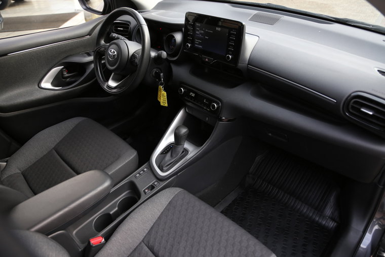 Vehicle Image 4