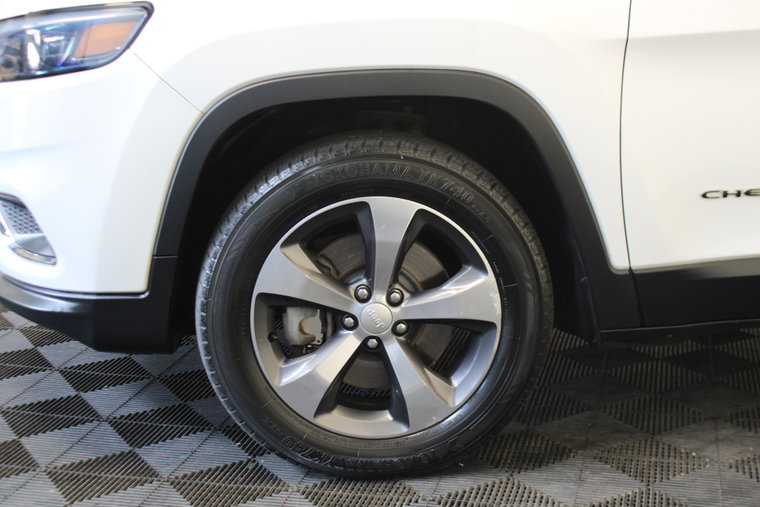 Vehicle Image 12