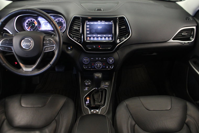 Vehicle Image 16