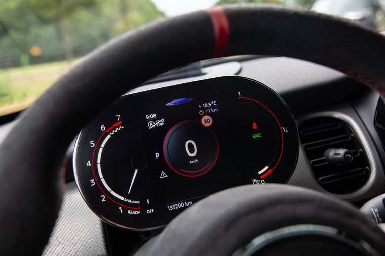 Vehicle Image 12