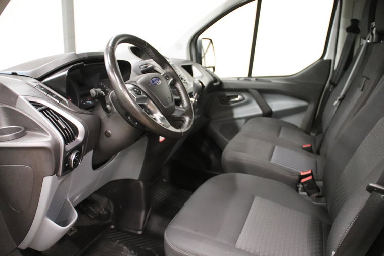 Vehicle Image 8