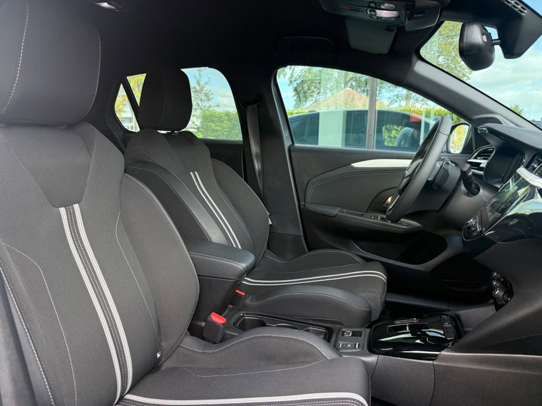 Vehicle Image 17