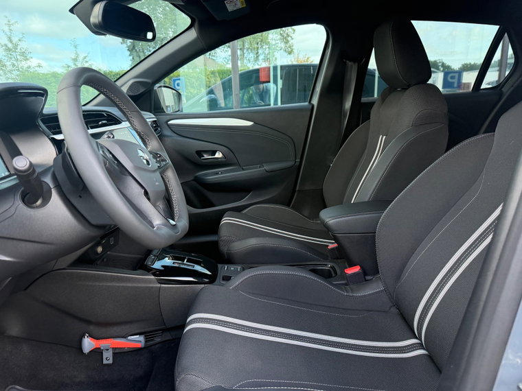 Vehicle Image 32