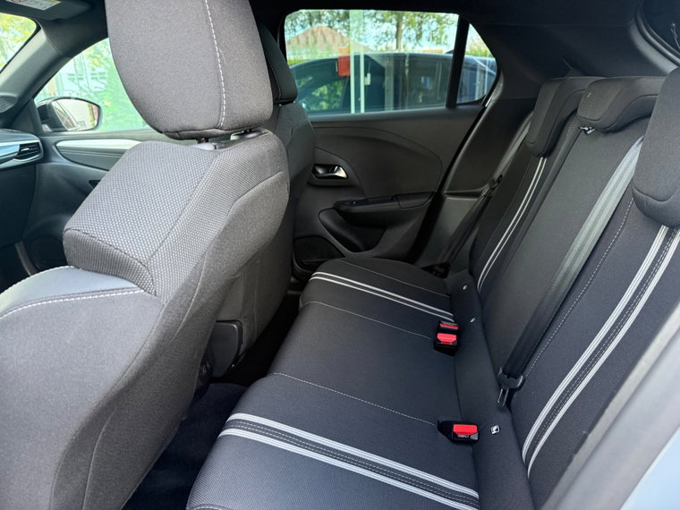 Vehicle Image 35