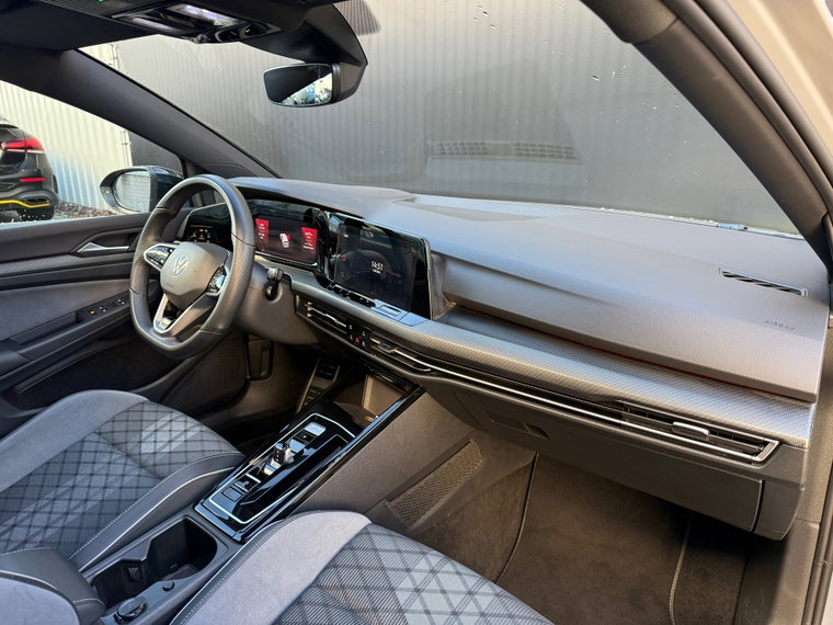 Vehicle Image 28