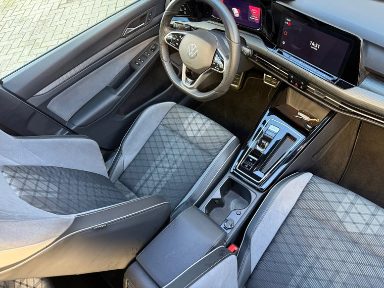 Vehicle Image 32
