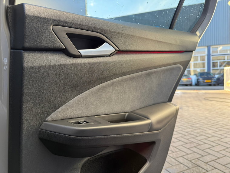 Vehicle Image 33
