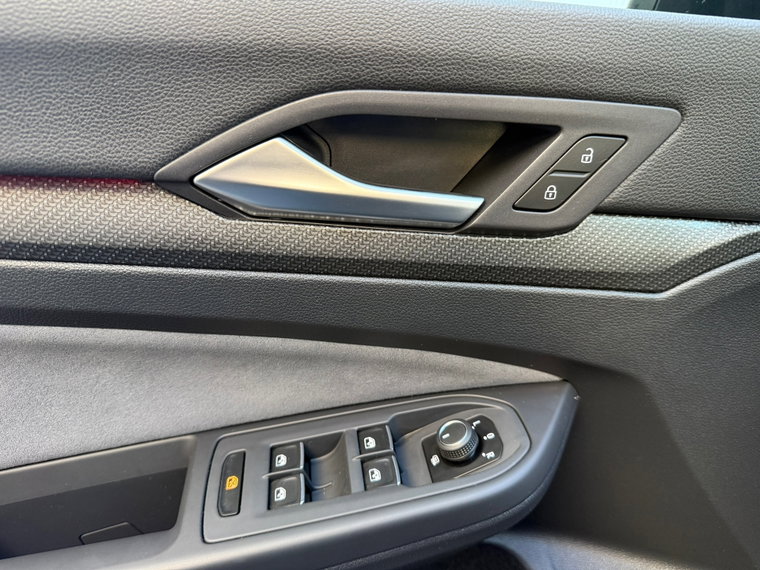 Vehicle Image 50