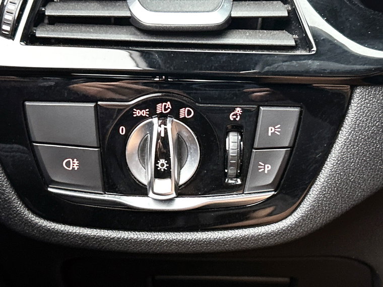 Vehicle Image 29