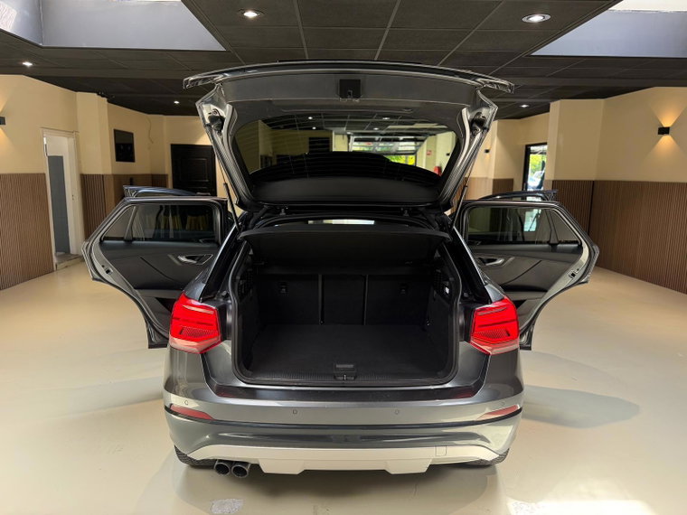 Vehicle Image 40