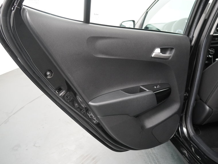 Vehicle Image 32