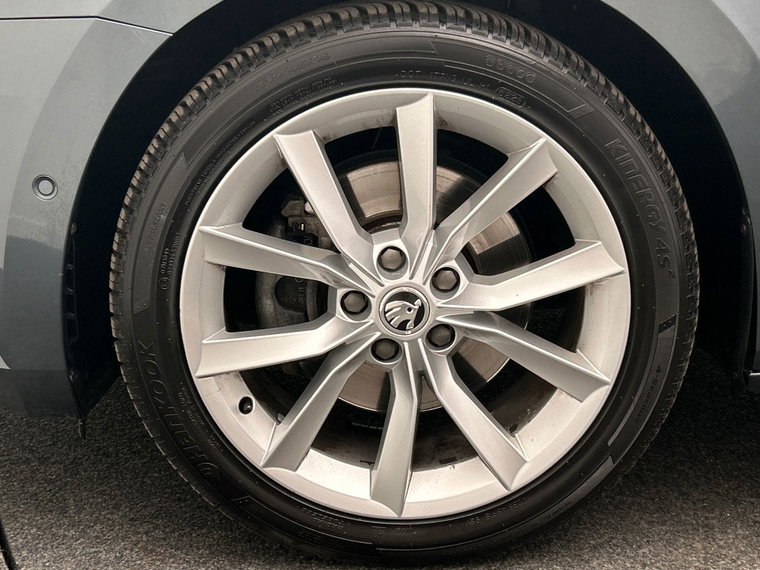 Vehicle Image 17