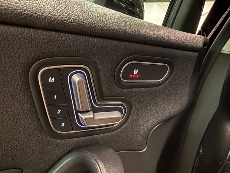 Vehicle Image 37