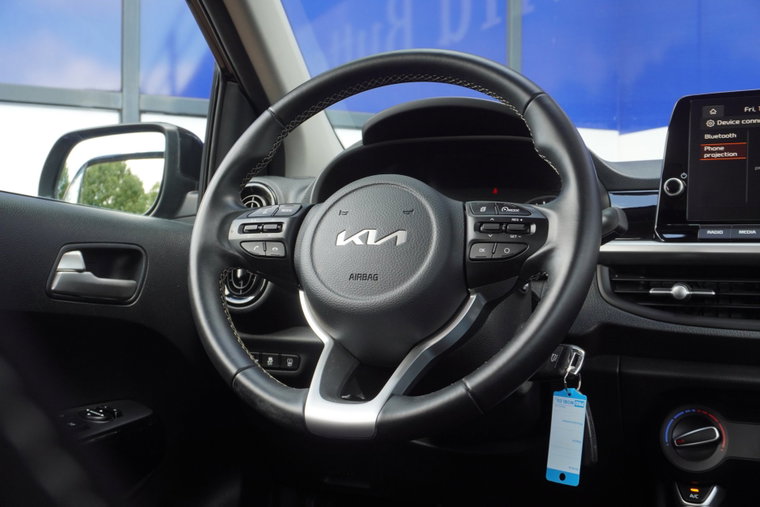 Vehicle Image 17