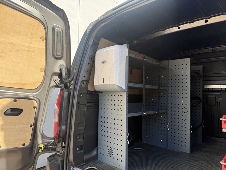 Vehicle Image 13