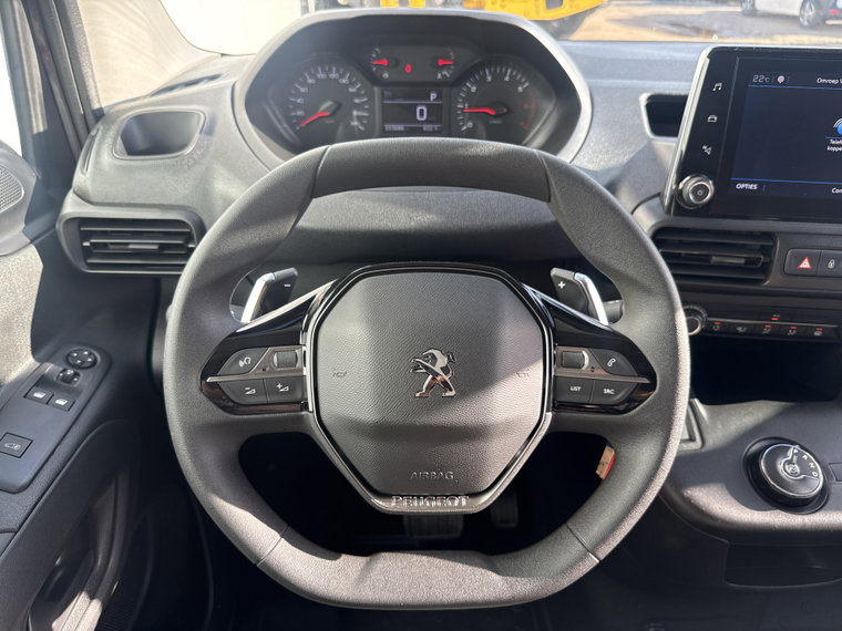 Vehicle Image 24