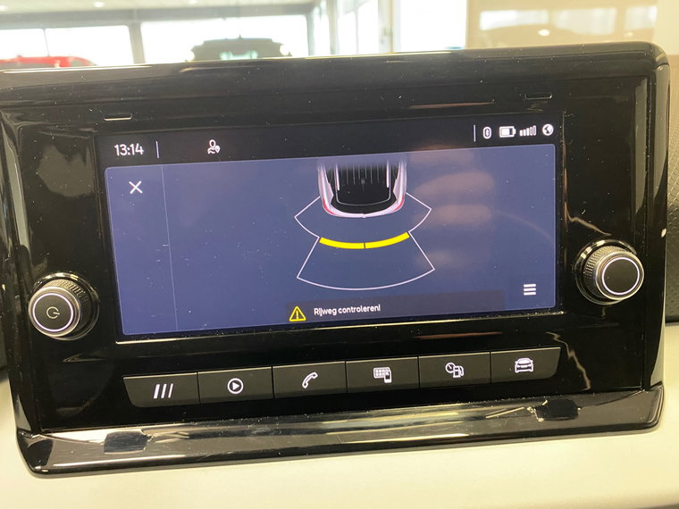 Vehicle Image 30
