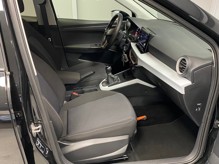 Vehicle Image 35