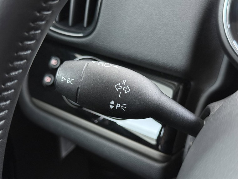 Vehicle Image 28