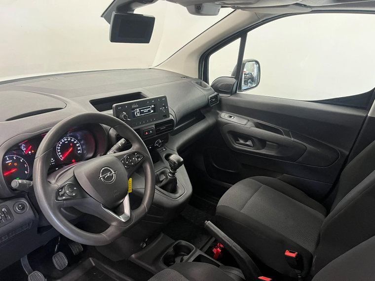 Vehicle Image 19