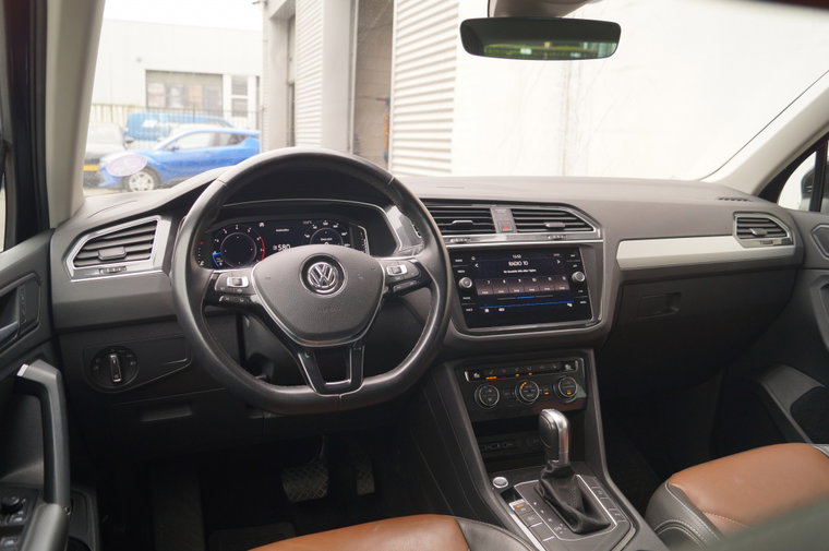 Vehicle Image 9