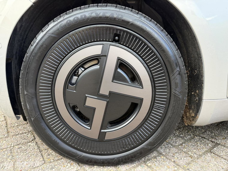 Vehicle Image 15