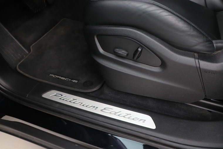 Vehicle Image 48