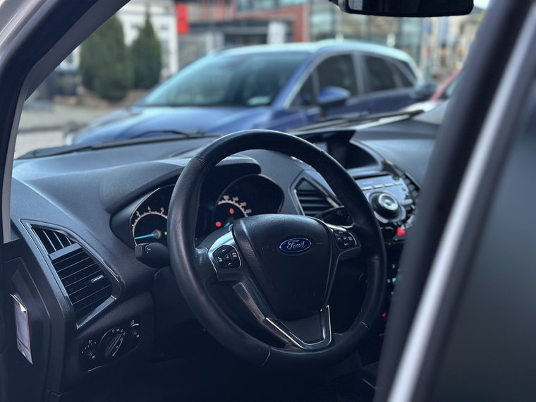 Vehicle Image 14